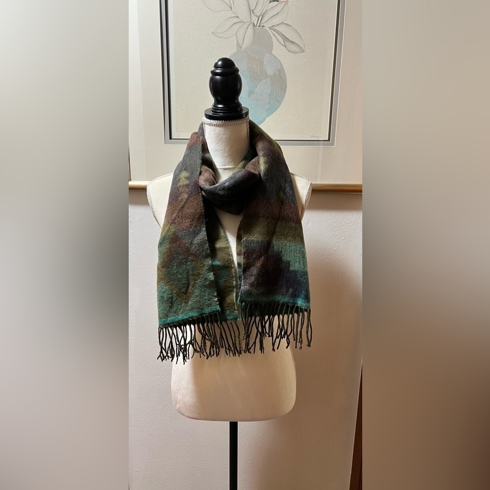 Hand tailored scarf